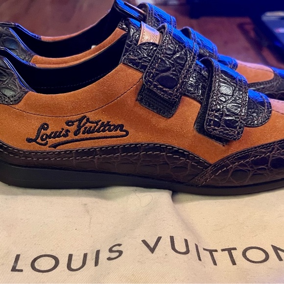 Louis Vuitton Sneakers. - Picture 3 of 5